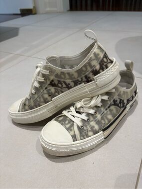Men’s Dior White and Black Dior Oblique Canvas B23 League Low-Top Sneaker